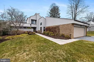 4 Regency Ct, Baltimore, MD 21208 - Photo 2