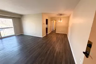 1 Summit Hill Ct, Baltimore, MD 21228 - Photo 2