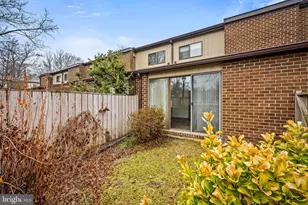 23 Saddle Ct, Pikesville, MD 21208 - Photo 4