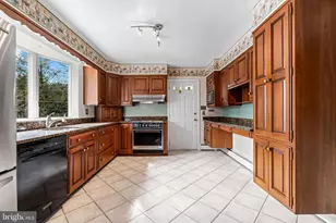 1607 Ruxton Rd, Towson, MD 21204 - Photo 12