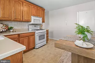 54 Wagners Ln, Essex, MD 21221 - Photo 10