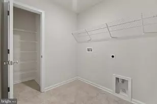 8101 Cypress Pt Dr, Baltimore, MD 21237 - Photo 26