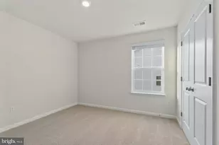 8101 Cypress Pt Dr, Baltimore, MD 21237 - Photo 24