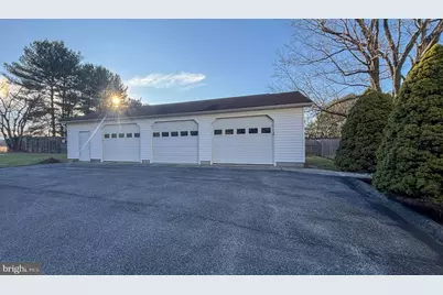 9301 Dogwood Road, Baltimore, MD 21244 - Photo 2