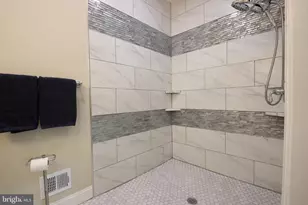 2011 Highland Ridge Dr, Phoenix, MD 21131 - Photo 32