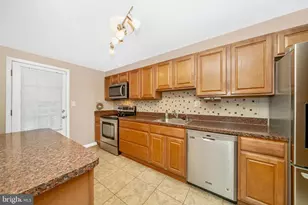 1134 Circle Dr, Halethorpe, MD 21227 - Photo 16