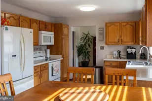 212 New Ave, Reisterstown, MD 21136 - Photo 6