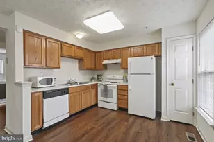 5209 Abbeywood Ct, Rosedale, MD 21237 - Photo 8