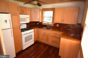 8742 Lackawanna Ave, Parkville, MD 21234 - Photo 6