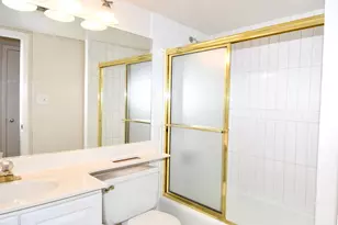 8 Stonehenge Cir, Baltimore, MD 21208 - Photo 16