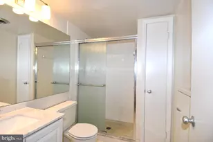 8 Stonehenge Cir, Baltimore, MD 21208 - Photo 20