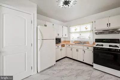 916 Prestwood, Baltimore, MD 21228 - Photo 4