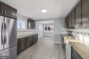 18 Armor Ct, Middle River, MD 21220 - Photo 2