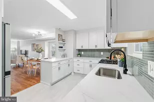 957 Stormont Cir, Baltimore, MD 21227 - Photo 10