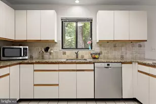19 Marcie Woods Ct, Baltimore, MD 21208 - Photo 16