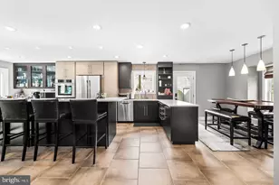 6 Hounds Hollow Ct, Owings Mills, MD 21117 - Photo 2