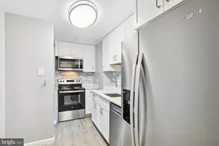 28 Allegheny Ave, Towson, MD 21204 - Photo 8