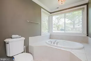 7906 Long Meadow Rd, Pikesville, MD 21208 - Photo 14