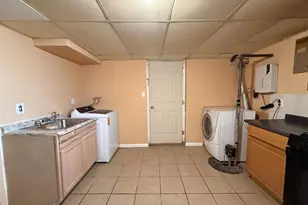 8907 Maplebrook Rd, Randallstown, MD 21133 - Photo 10