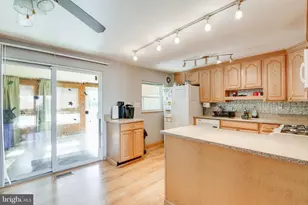 3216 Ryerson Cir, Baltimore, MD 21227 - Photo 10