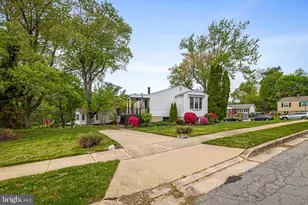 1907 Logwind Rd, Baltimore, MD 21228 - Photo 6