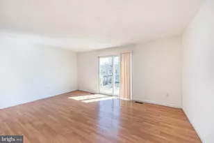 13 Bohn Ct, Rosedale, MD 21237 - Photo 2