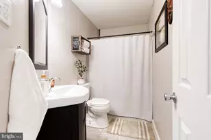 2 Fallen Tree Ct, Halethorpe, MD 21227 - Photo 18