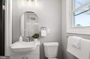 750 Charing Cross Rd, Baltimore, MD 21229 - Photo 12