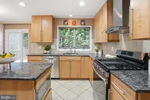 7 Cornfield Ct, Reisterstown, MD 21136 - Photo 18