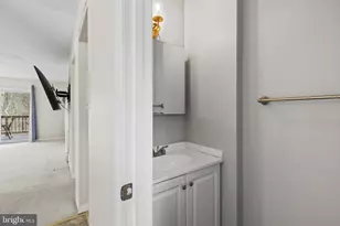 16 Hardwood Dr, Rosedale, MD 21237 - Photo 8