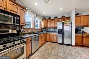 4630 Magnolia Ave, Baltimore, MD 21227 - Photo 12