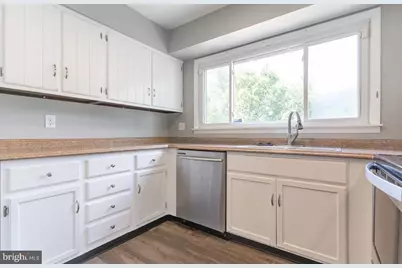 438 Bloomsbury Avenue, Baltimore, MD 21228 - Photo 16