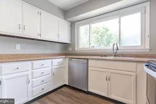 438 Bloomsbury Ave, Baltimore, MD 21228 - Photo 16