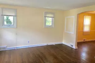765 Charing Cross Rd, Baltimore, MD 21229 - Photo 2