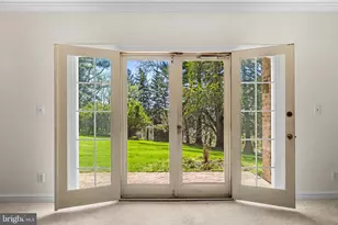 7 Devon Hill Rd, Baltimore, MD 21210 - Photo 14