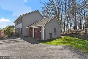 23 Gray Squirrel Ct, Lutherville Timonium, MD 21093 - Photo 2