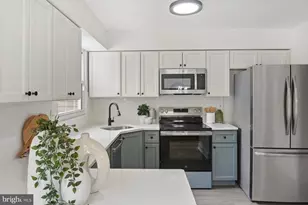 7 Prestwick Square, Baltimore, MD 21228 - Photo 14