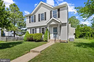 5 Ben Woods Ct, Baltimore, MD 21228 - Photo 2