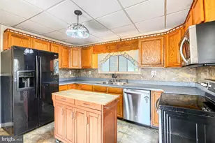 2215 Lodge Farm Rd, Baltimore, MD 21219 - Photo 8