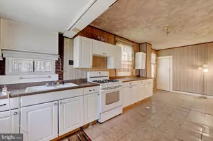 3626 Landbeck Rd, Baltimore, MD 21207 - Photo 10