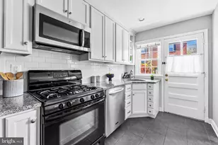 7049 Heathfield Rd, Baltimore, MD 21212 - Photo 10