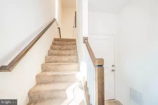 7315 Martin Farm Cir, Rosedale, MD 21237 - Photo 4