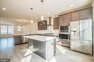 7315 Martin Farm Cir, Rosedale, MD 21237 - Photo 10