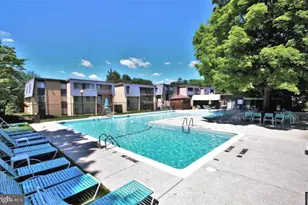 29 Stonehenge Cir, Baltimore, MD 21208 - Photo 2