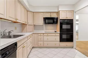 29 Stonehenge Cir, Baltimore, MD 21208 - Photo 16
