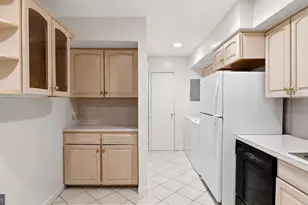 29 Stonehenge Cir, Baltimore, MD 21208 - Photo 10