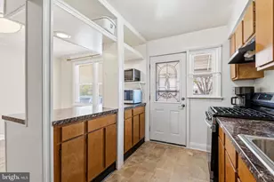 606 Middlesex Rd, Essex, MD 21221 - Photo 10