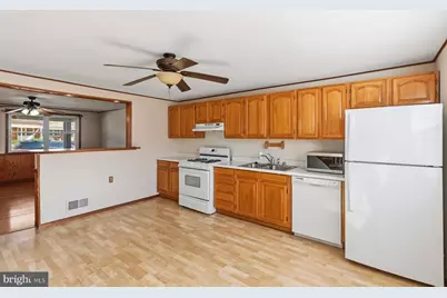 7820 Saint Bridget Lane, Baltimore, MD 21222 - Photo 10