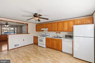 7820 St Bridget Ln, Baltimore, MD 21222 - Photo 10