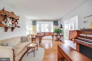 10113 Daventry Dr, Cockeysville, MD 21030 - Photo 2